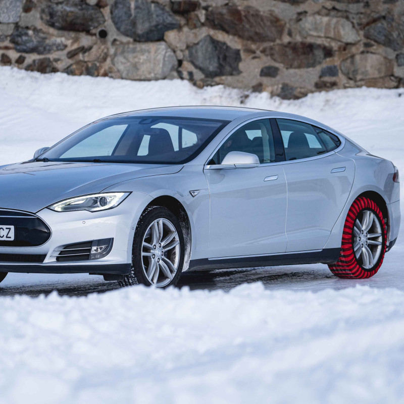 Cadenas de tela: la solución para circular con tu Coche en la Nieve