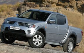 L200 - 2 Puertas Space cab