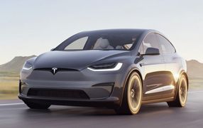 MODEL X 5 plazas